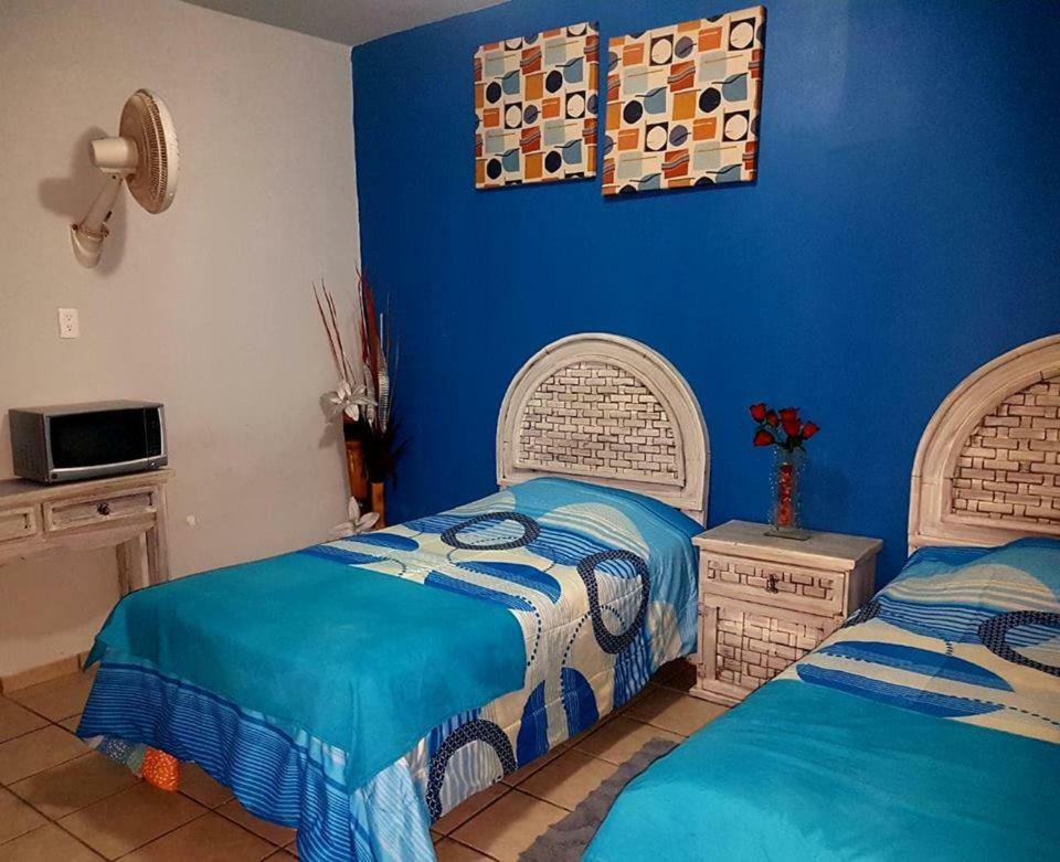 Hotel Y Suites Los Alcatraces León Zewnętrze zdjęcie